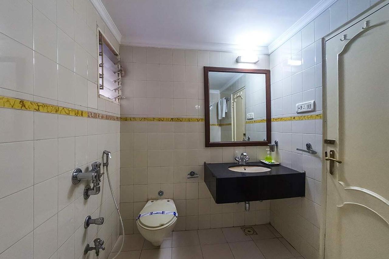 Hotel Galaxy Surat Dış mekan fotoğraf